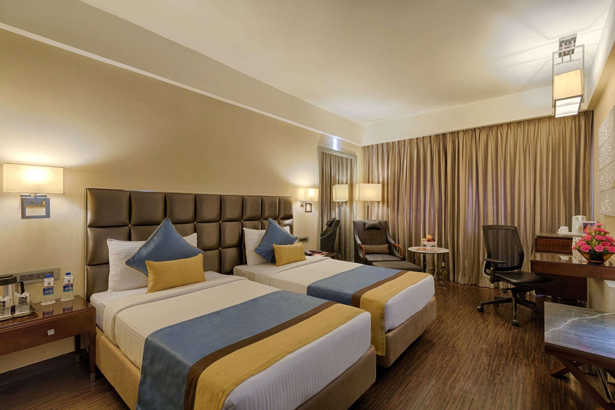 Quality Hotel D V Manor Vijayawada Exterior photo