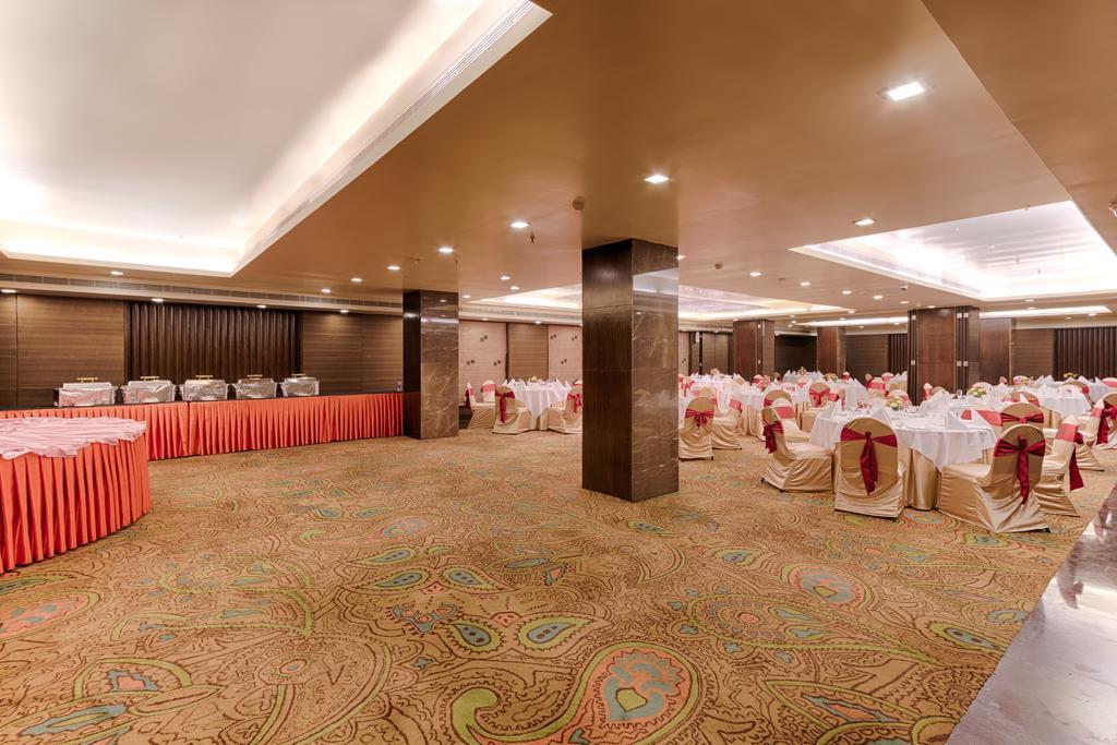 Quality Hotel D V Manor Vijayawada Exterior photo