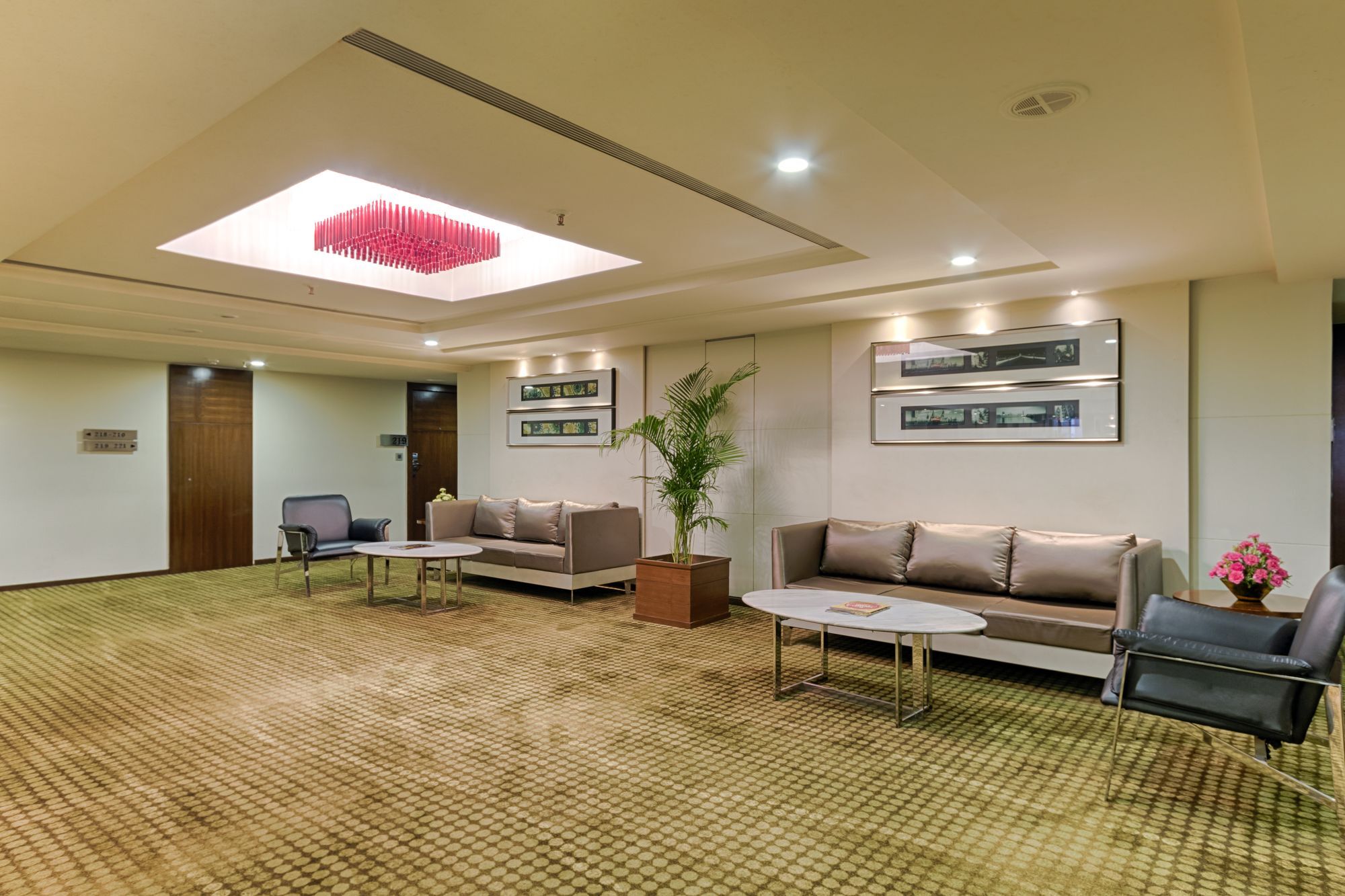 Quality Hotel D V Manor Vijayawada Exterior photo